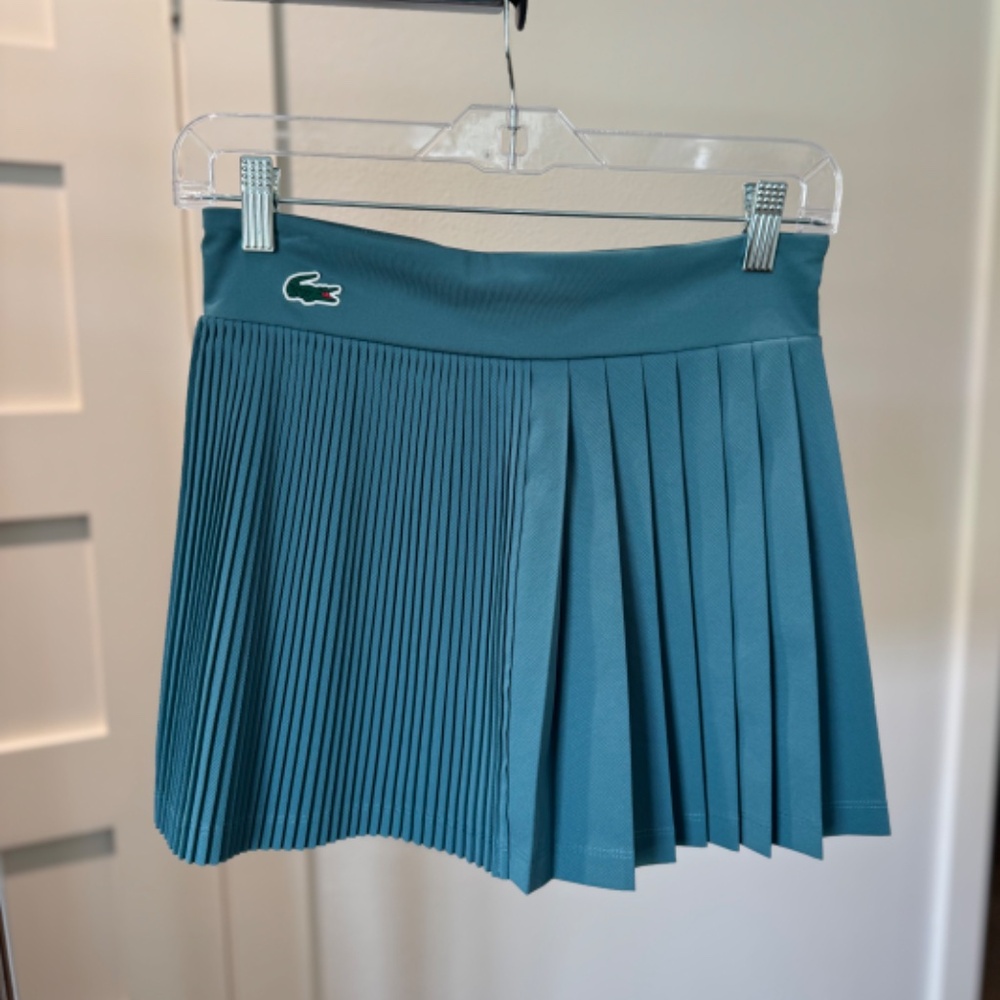 LACOSTE - LIKE NEW! Women's Ultra-Dry Pleated Tennis Skirt (36/4)